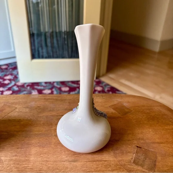 Vintage Dorothy Okumoto Signed Porcelain Bud Vase RARE Hand Painted Flowers - Picture 7 of 8